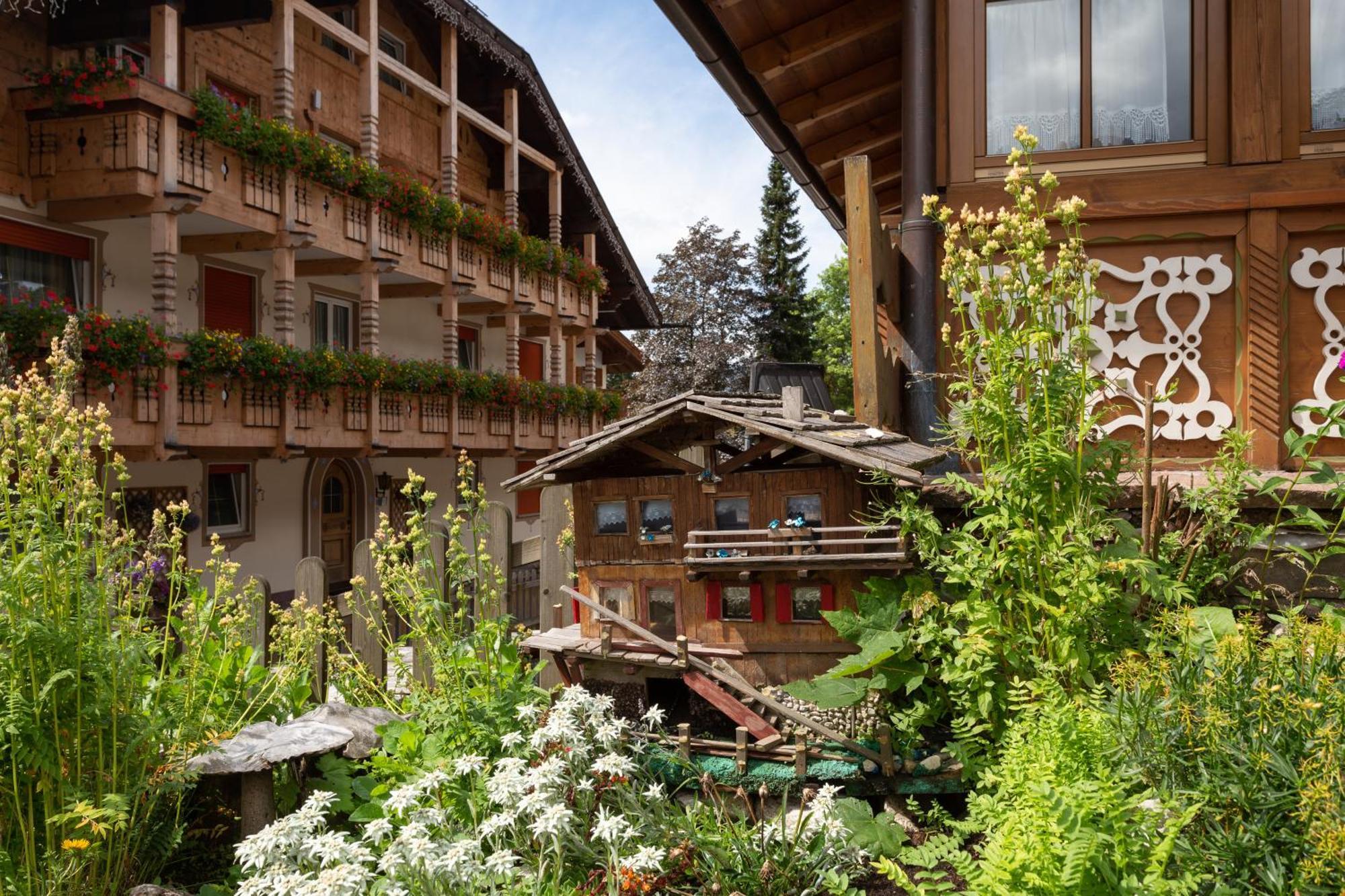 Appartamenti Ladina Campitello di Fassa Eksteriør bilde