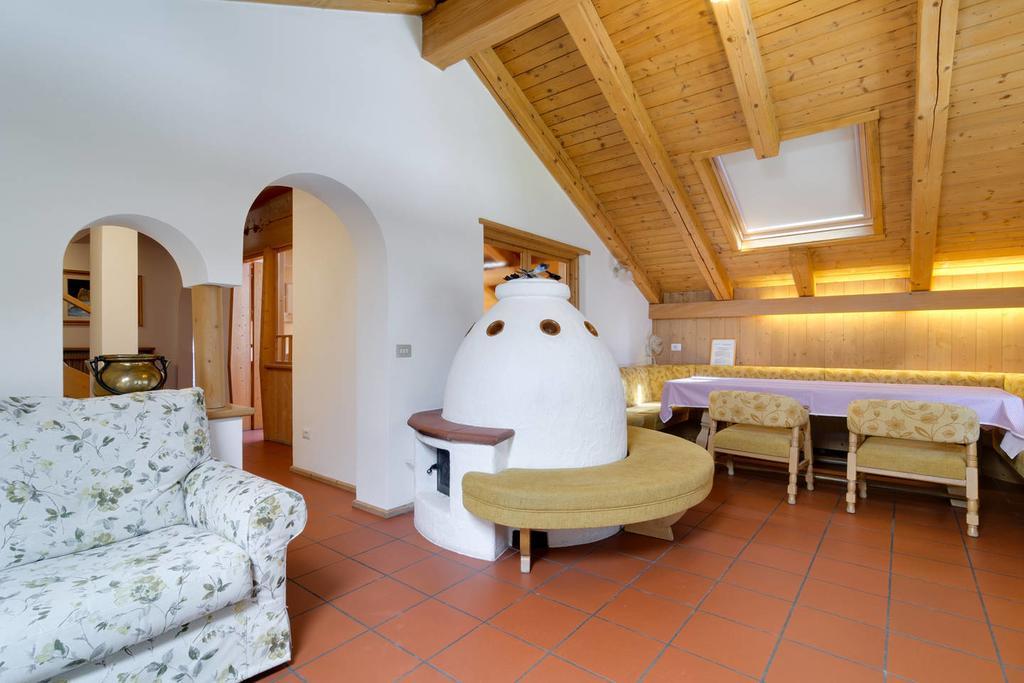 Appartamenti Ladina Campitello di Fassa Eksteriør bilde