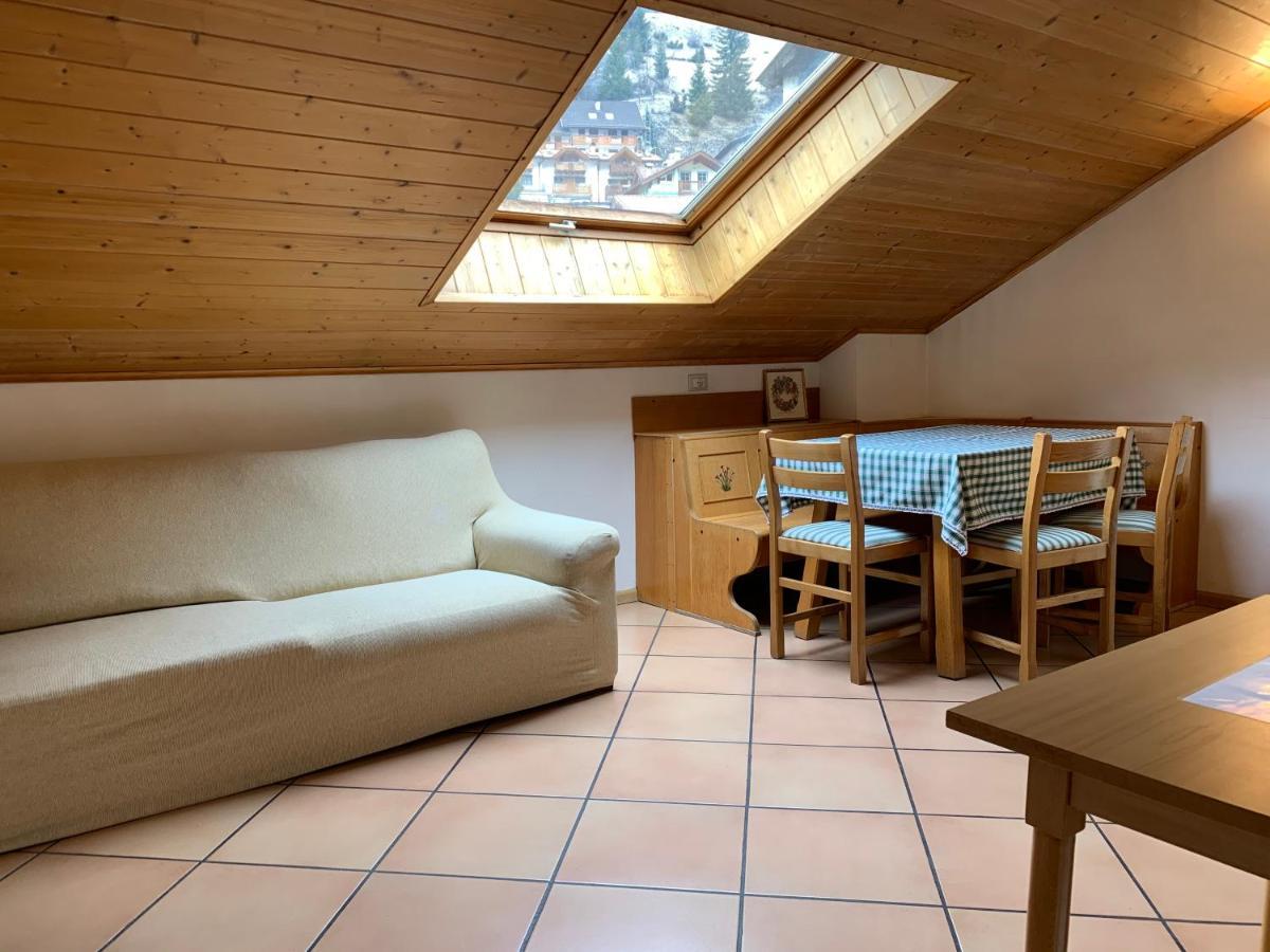 Appartamenti Ladina Campitello di Fassa Eksteriør bilde